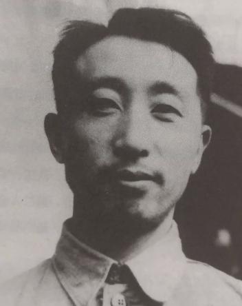 1970年，北京通县卫成区警卫三师的一个看守所里，张学思没撑过去，死了，他54岁