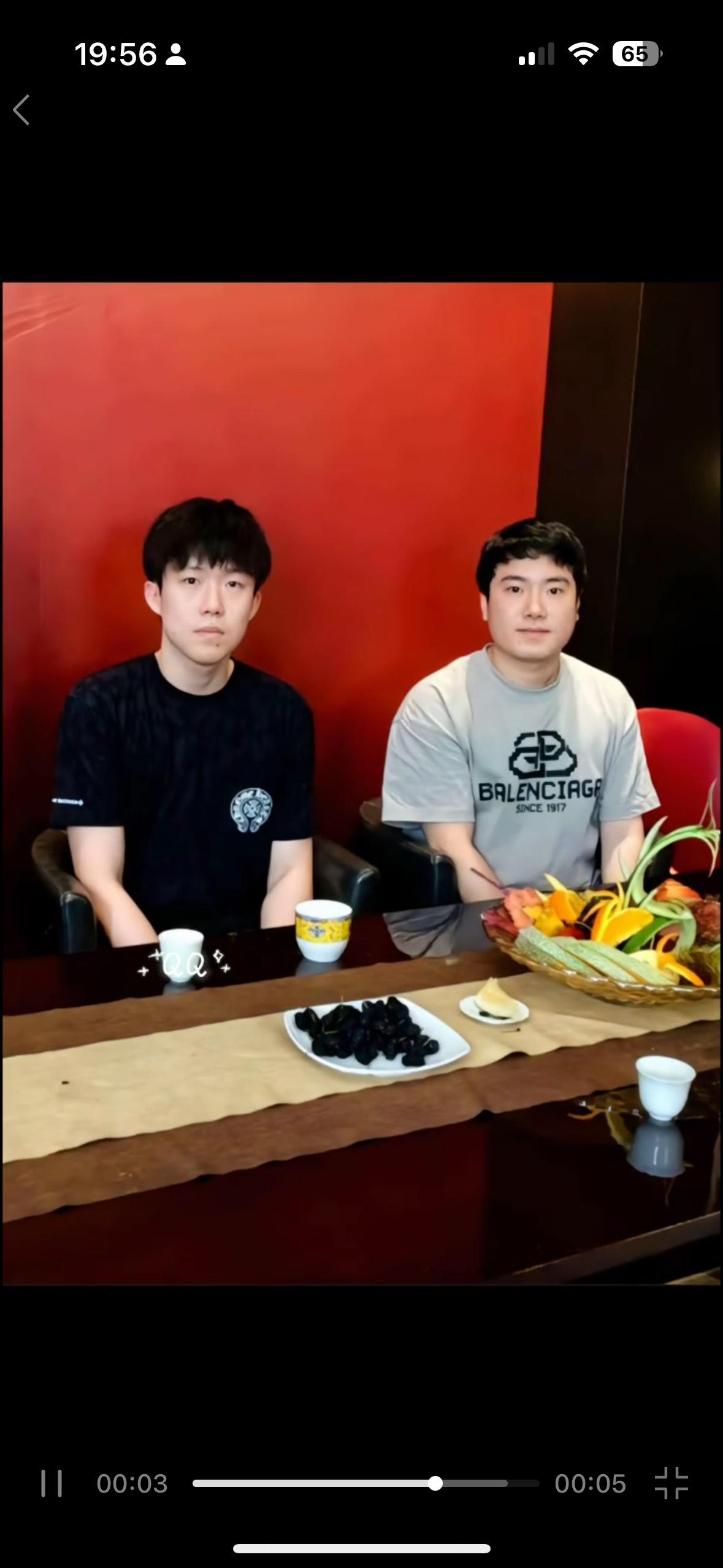 河北人带着河北的人，头哥和大胖兄弟也是相聚上了，全运会备赛期间两个人这样悠闲的一