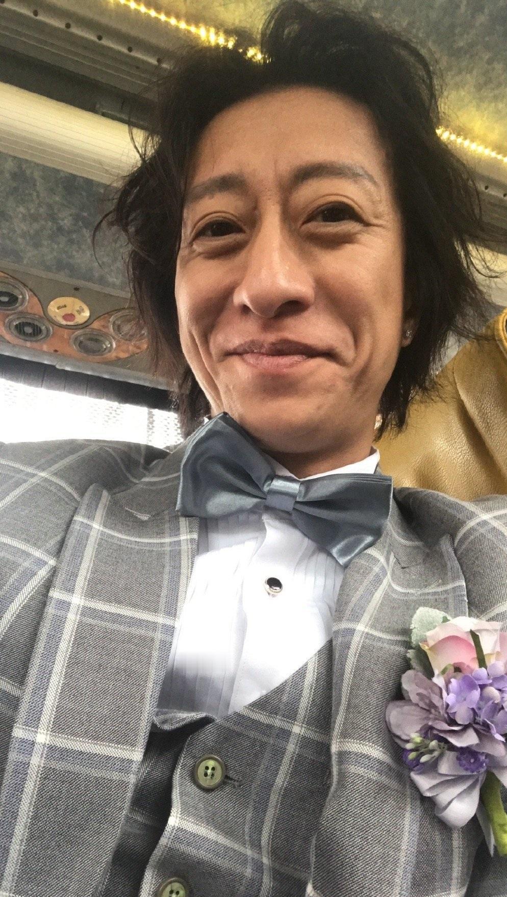 他是香港电影很出名绿叶演员，1994年在香港兰桂坊被电影监制发掘后加入娱乐圈，多