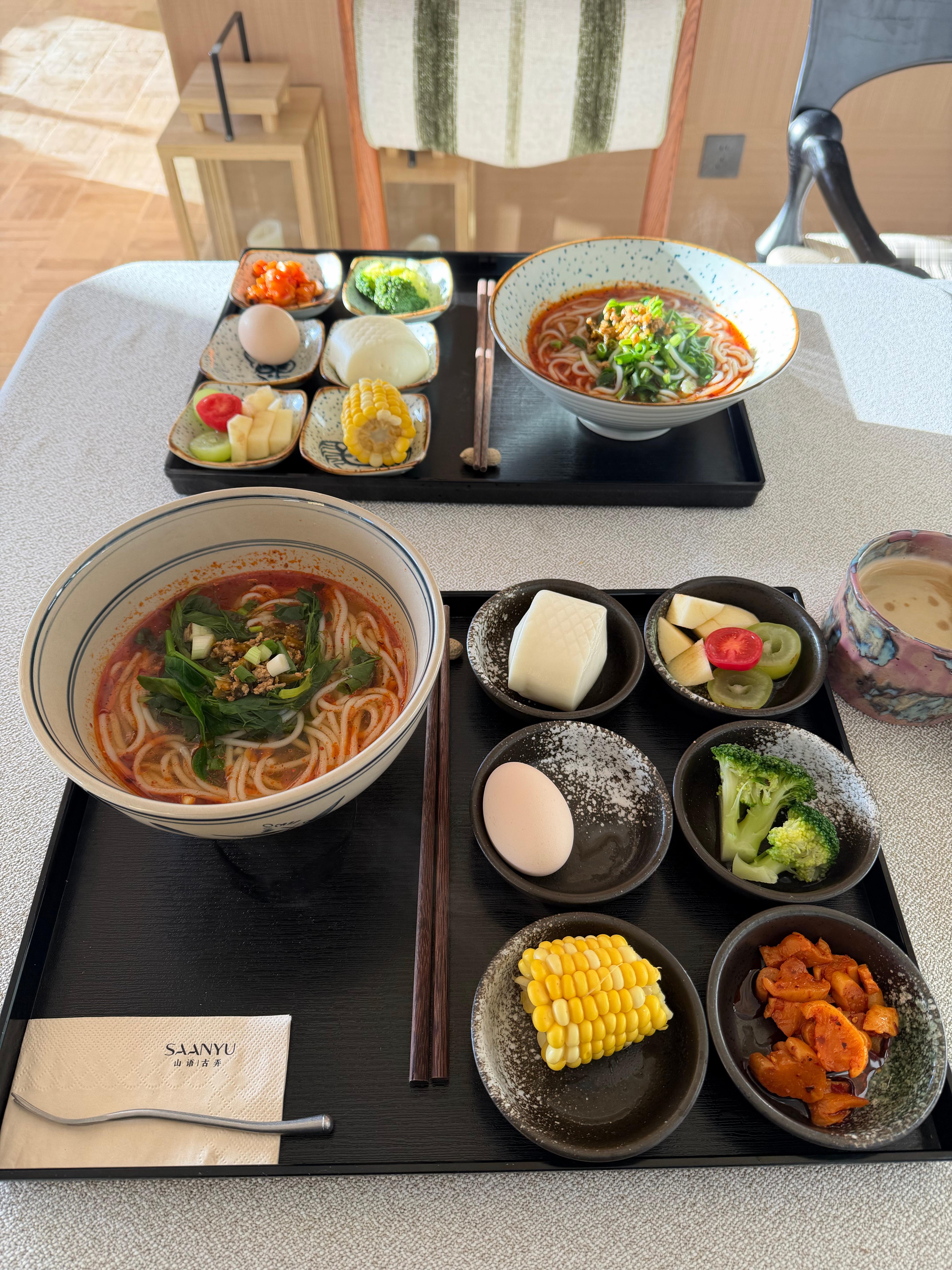 果然美景都在路途中 看到了超大片的云海～太美了！！！ 