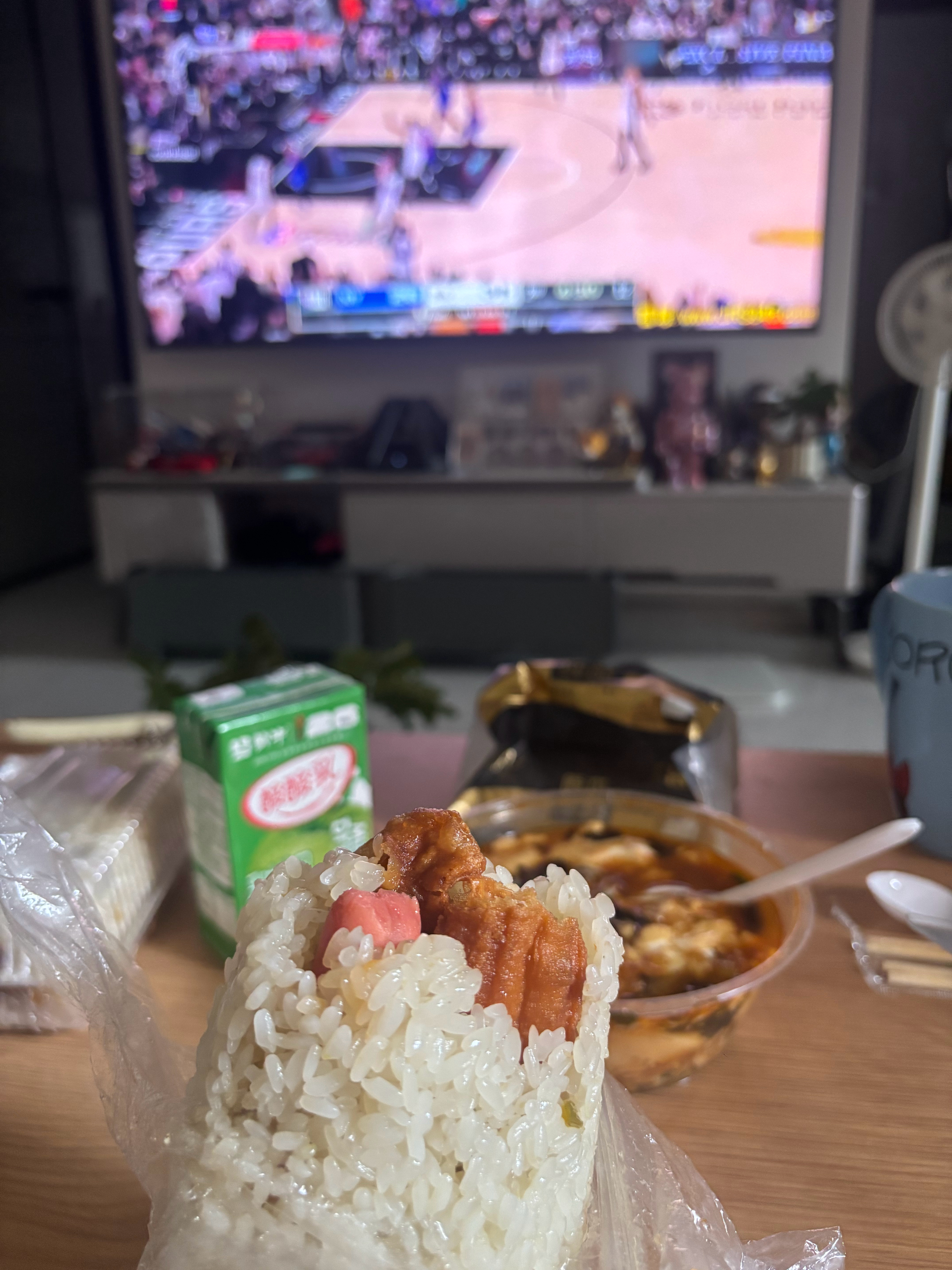 不上班的日子是起的更早的…懒觉是睡不了一点的…仙是一定要修的…尼克斯VS马刺