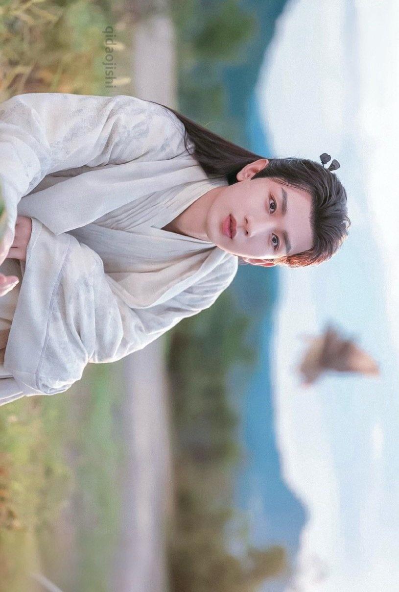 cy成毅李莲花李相夷 

成毅，春樱烂漫不及你一笑，秋月皎洁不若你半分。你是我四