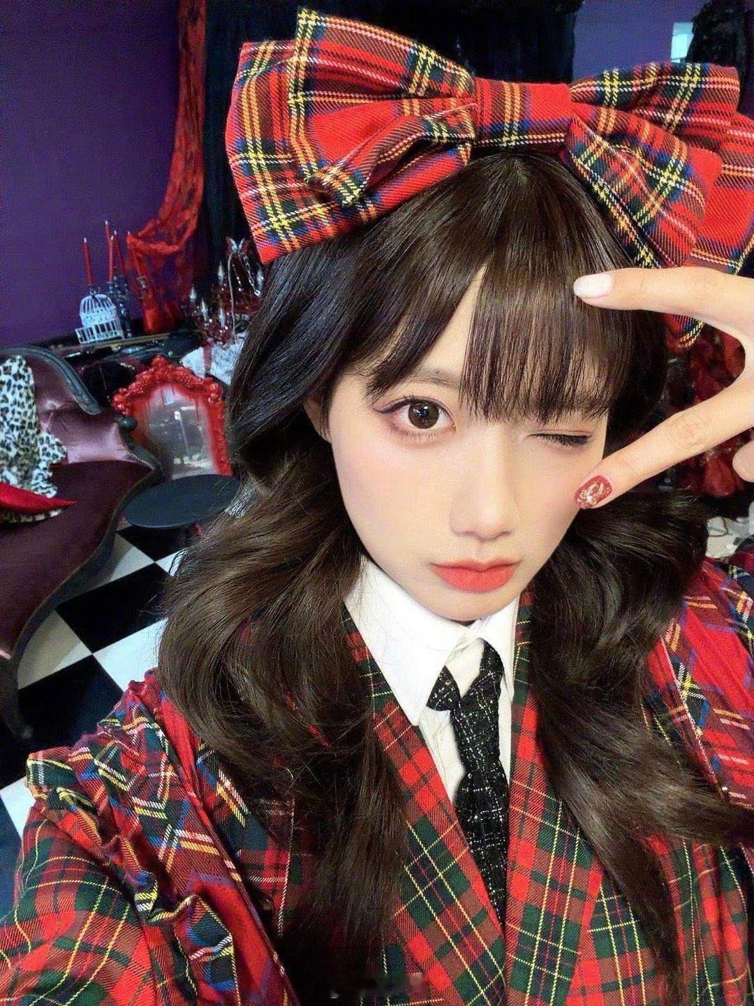 李艺彤辩论赛前紧张到泪失禁 谁被李艺彤跨界新国辩戳中了！赛前紧张到泪失禁想躲厕所