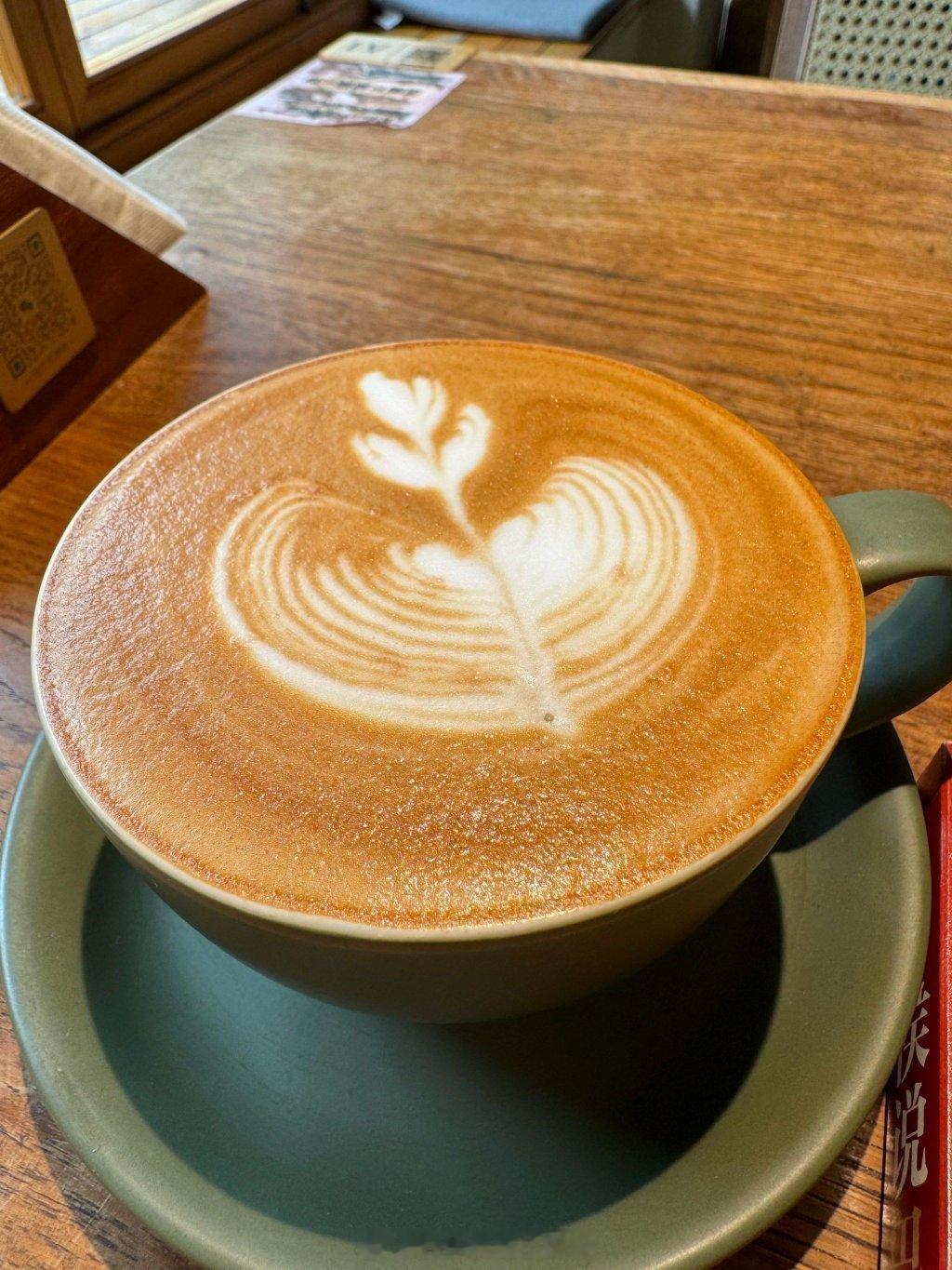 【贴士】 丹麦哥本哈根大学发表的两项研究表明，咖啡中加入牛奶，对抗炎症的效果或翻