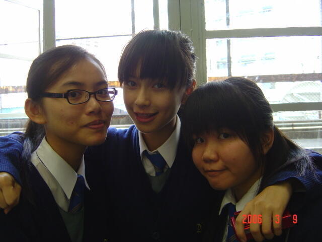 Angelababy13岁时在学校就很有名了高中时期的AngelababyAng
