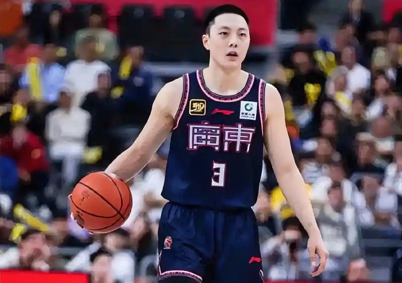 胡明轩：杰哥，朱总这休赛期连续操作可以啊！！！看来这次没有直播喝酒了？？？
徐杰