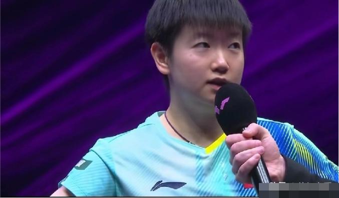 史上比“球技好”更圈粉的运动员出现了！
光会打球和它一比，
比，
竟然还是小巫见