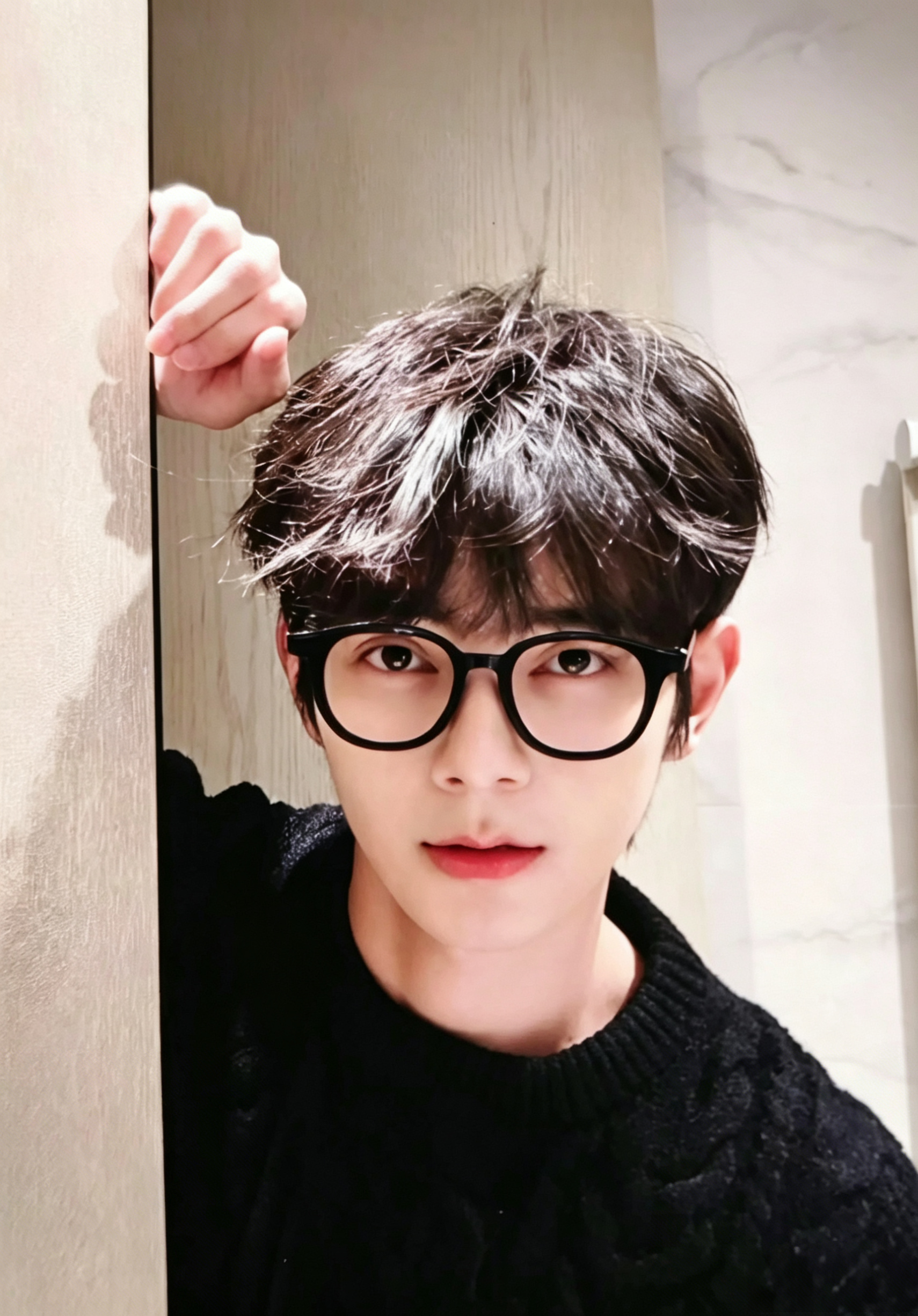 何昶希何衍朝香港演唱会🧡💛肌肤未来品牌大使何昶希 何昶希和何衍朝，两个名字放