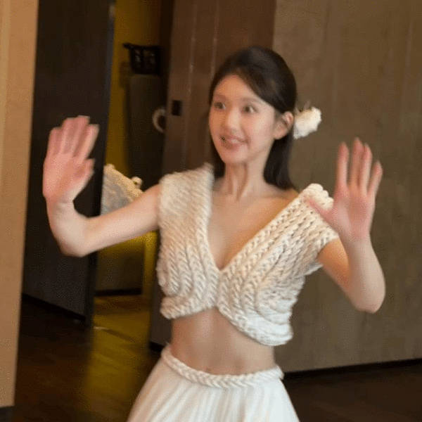 赵露思真的可以用骨瘦嶙峋来形容了，姐姐别减了 ​​​