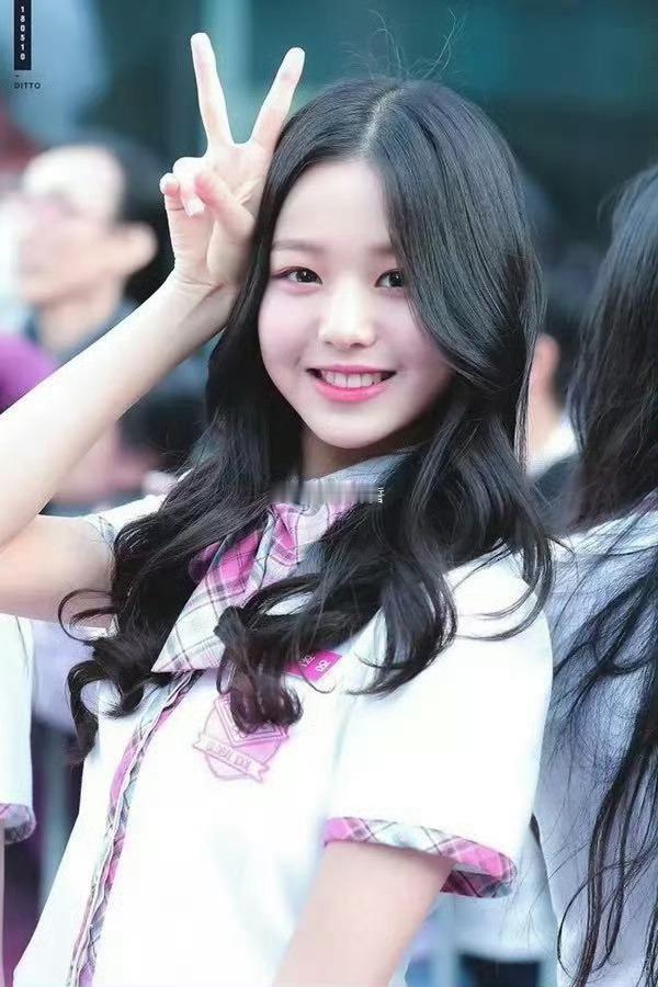 还有几个小时 这个女孩就二十二岁了 ​ ​​​