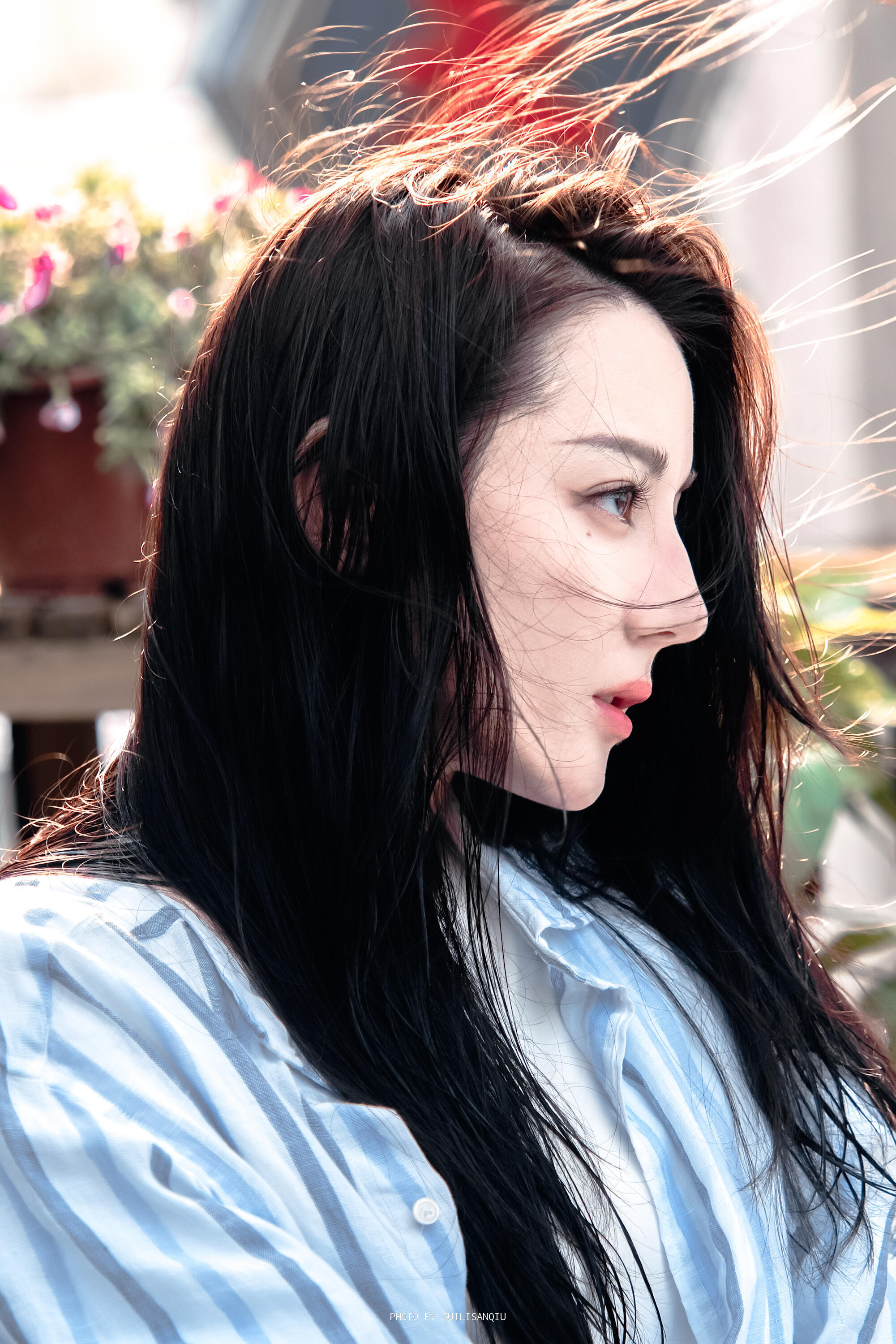 你知道迪丽热巴粉丝多单纯吗？他们每天都在给地枭换衣服，都没有给列九罗做表情包，简