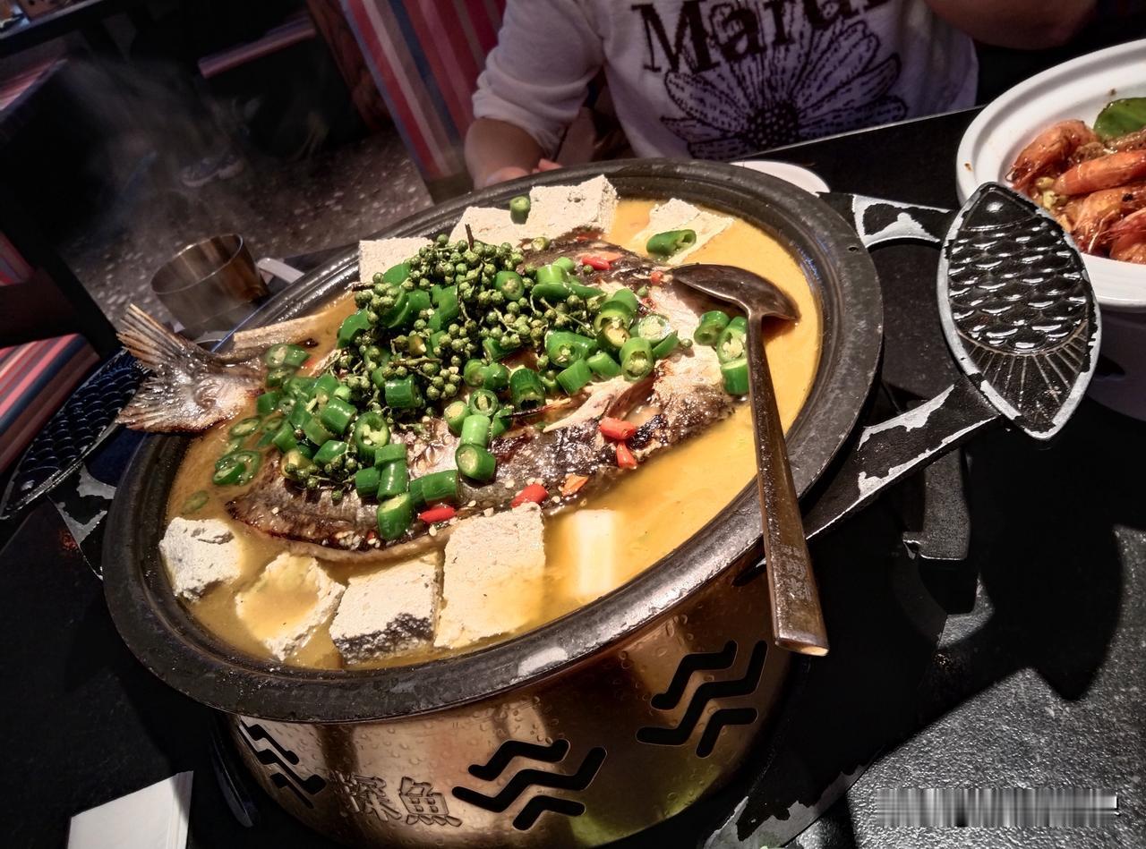 中秋全家集体行动
吃烤鱼逛商场
恭祝大家中秋快乐家庭团聚过中秋 全家欢度中秋节 