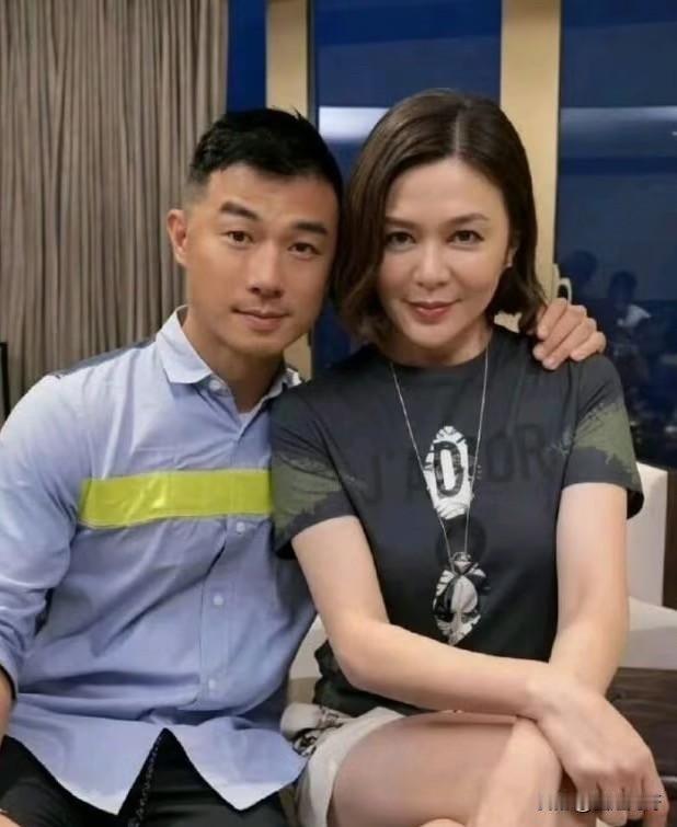 60岁的关之琳愿意嫁你，你接受吗关芝琳都62岁了啊，要是不说，还以为只有40出头
