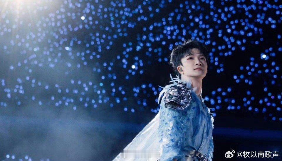 周深演我听朋友分手的反应 谁懂啊！周深这段吐槽就是我的互联网嘴替！听朋友讲卑微恋