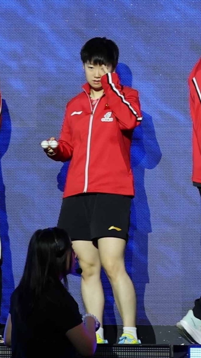 孙颖莎vs米特兰姆孙颖莎完全是神在打球来的，第一局11-1拿下，女王你帅，最后一