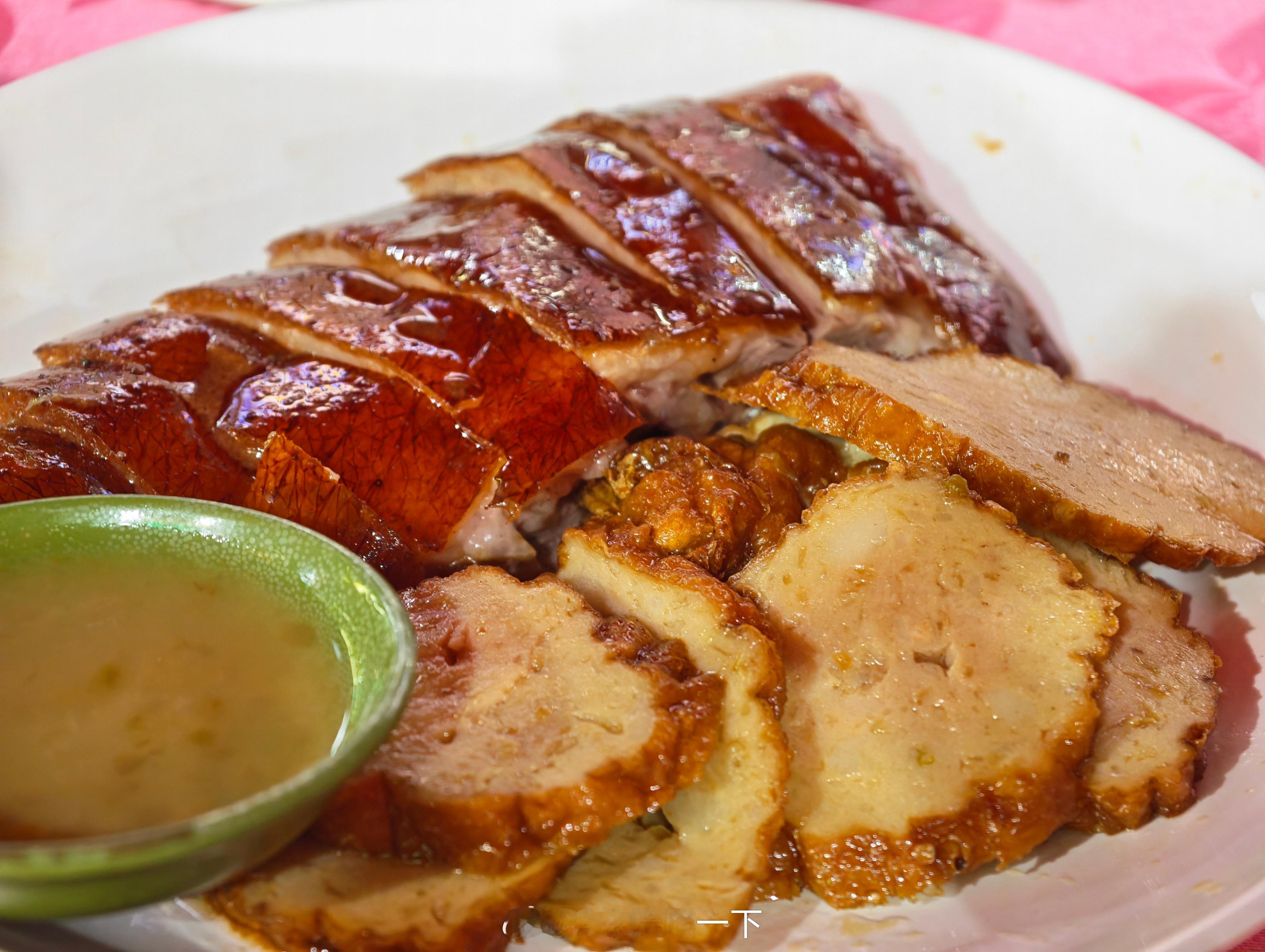 晚安朋友们，今晚也是吃上正宗烤鹅了