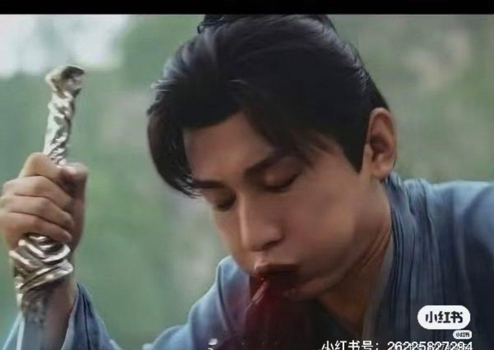 喷泉开闸了？这喷血量是切了主动脉吗？[桃里桃气]白发、吐血……这些操作可以有～但