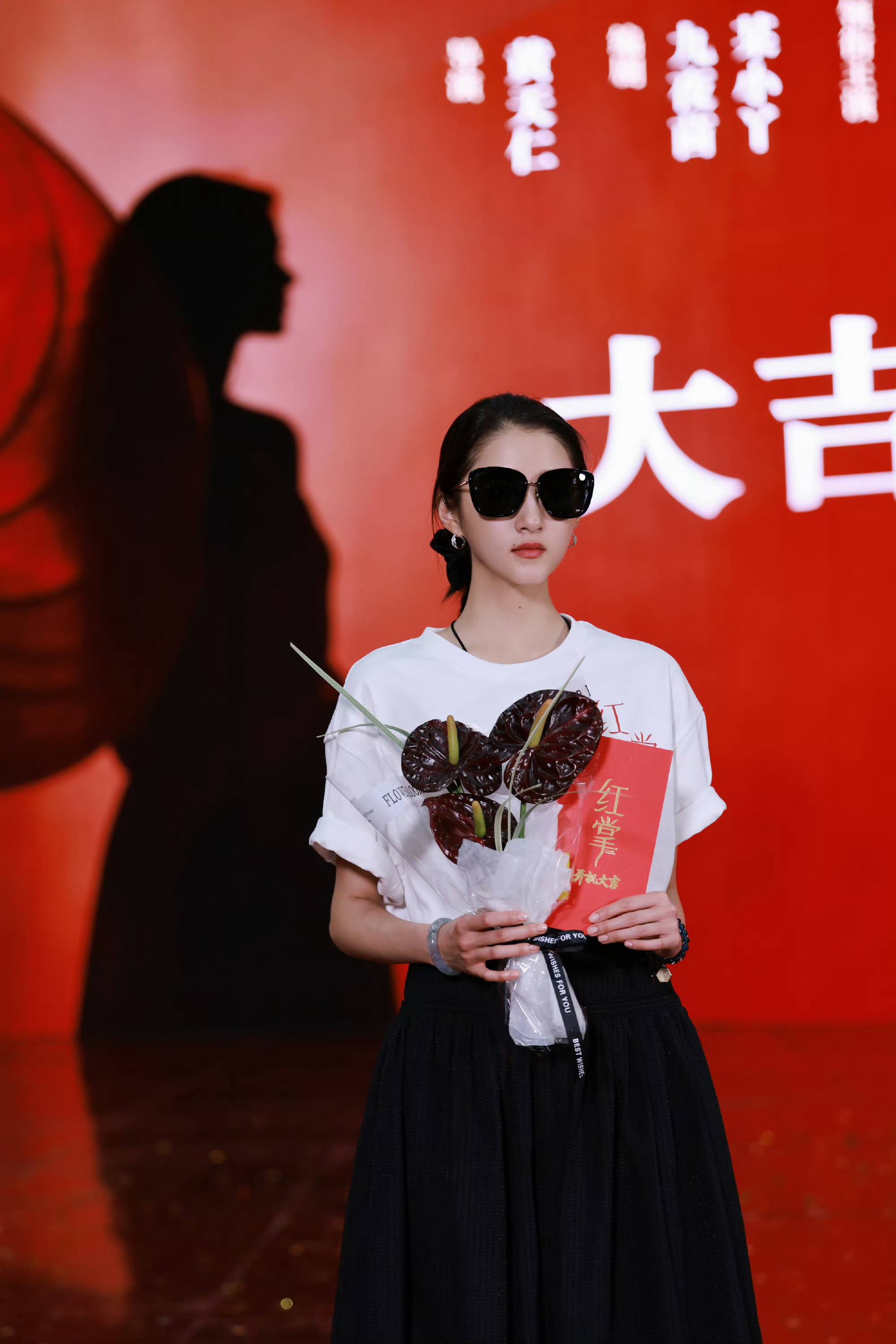 关晓彤 gxt关晓彤了不起的我们gxt关晓彤杨佳佳不论你是否喜欢，只要你选择了，