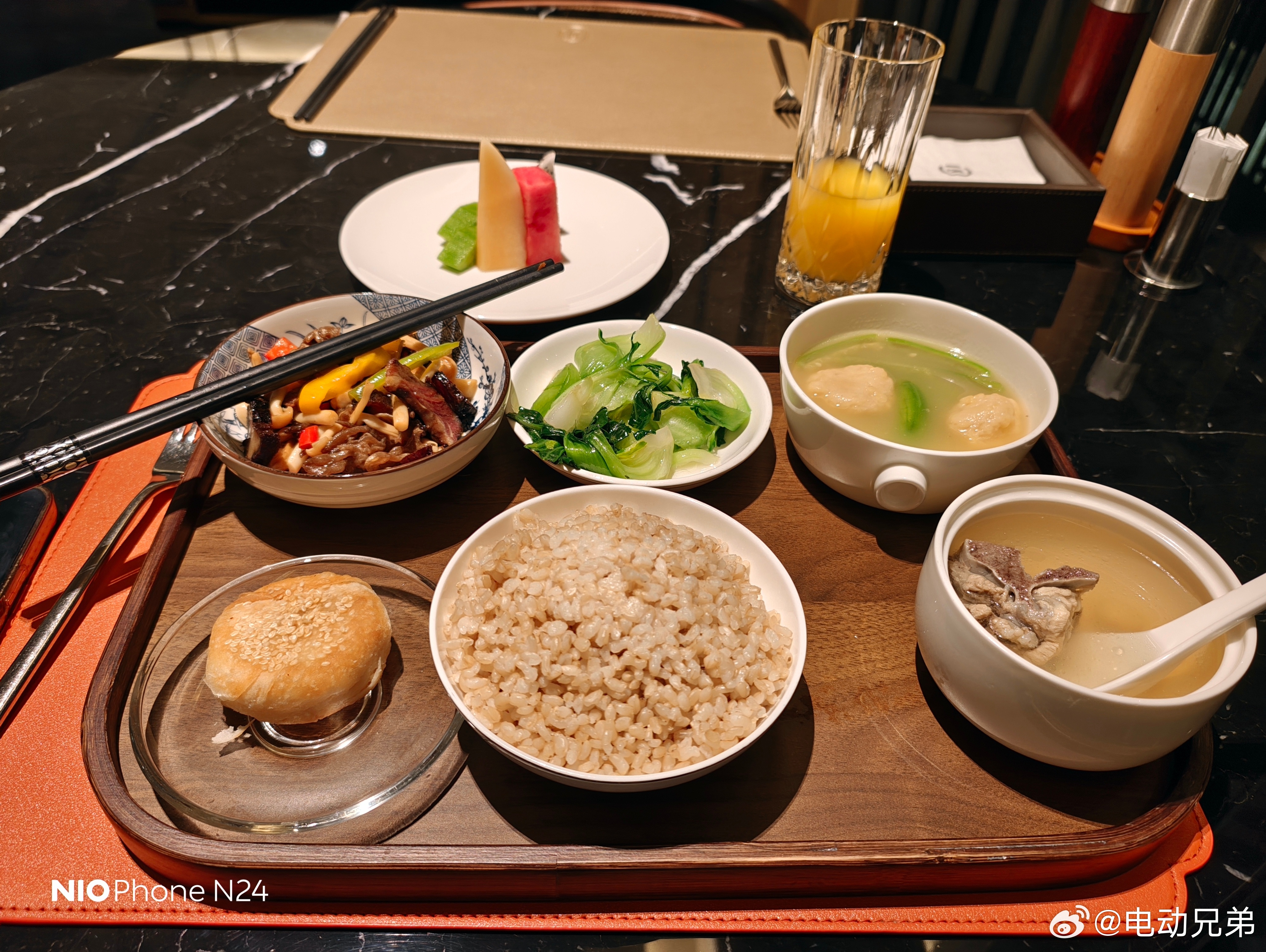 吃一顿饭，感觉这顿糖不少，这咋控糖呢 