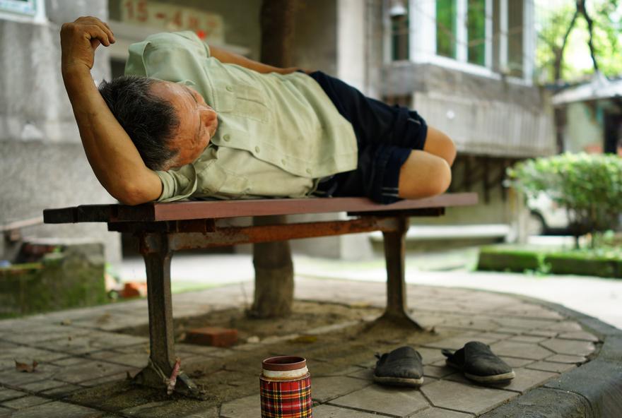 67岁老人午休时突然逝世，医生呼吁：中老年人，午睡需注意“5不要”

“真没想到