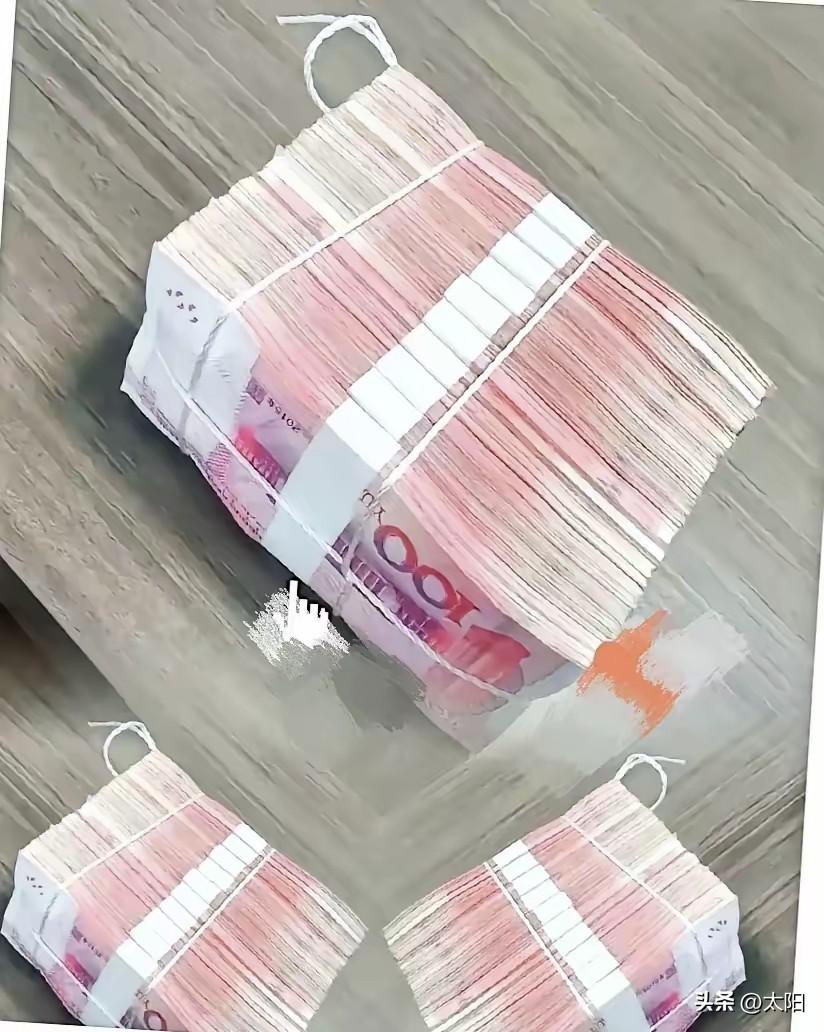 金价突然跳水，别慌！这波下跌不是终点
 
昨晚金价的跳水，估计不少人都惊出一身冷