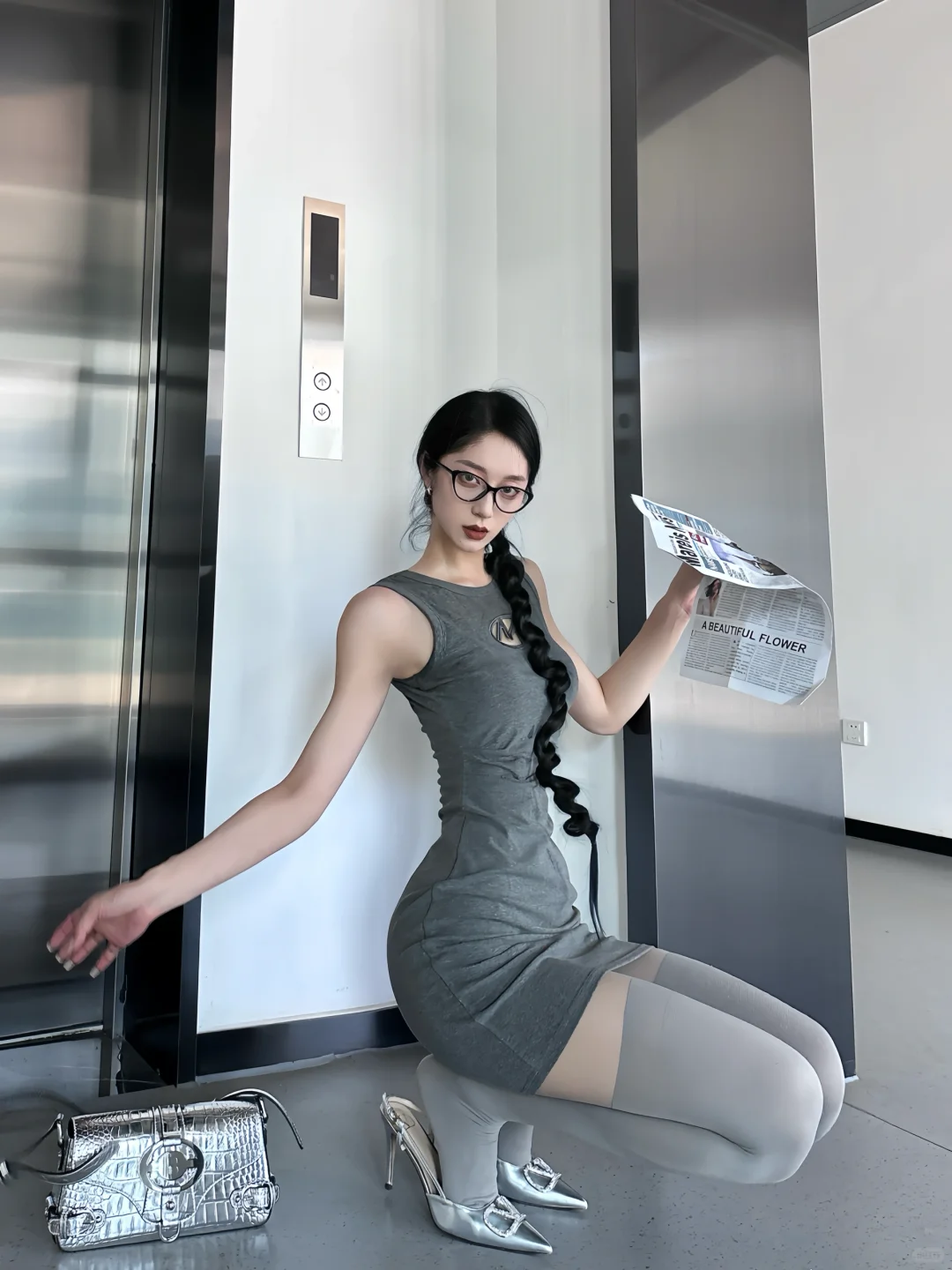 听说了吗？那个很会穿的实习生她…