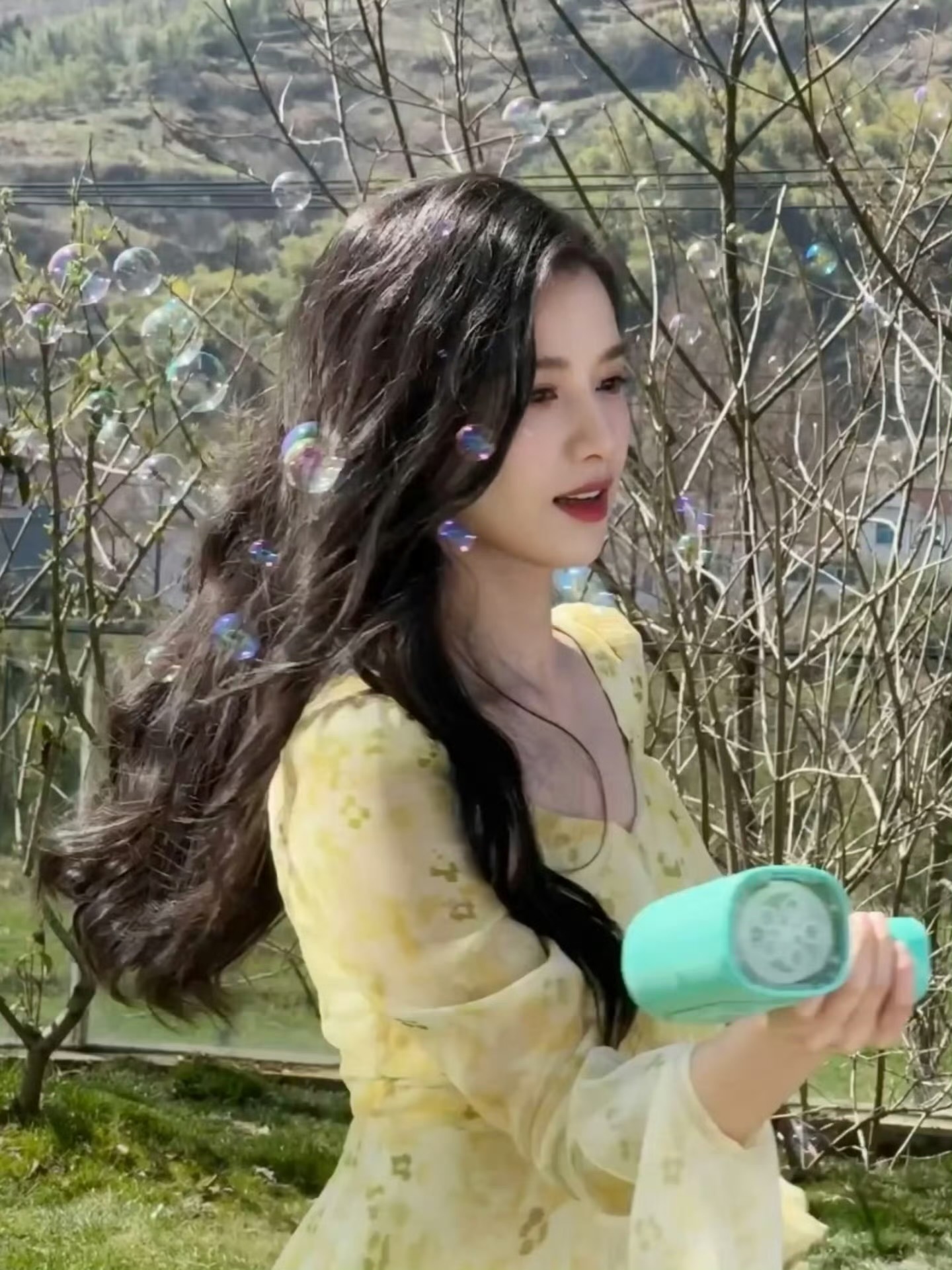 张婧仪生图明媚成这样一些昂扬的生命力·张婧仪 ​​​