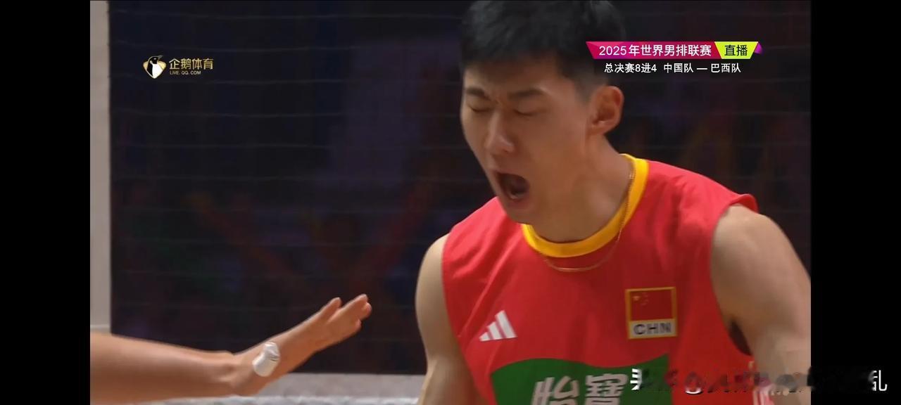 16:14，谁能想到，第一局中国男排领先巴西！


是的，你没有看错，世界男排联