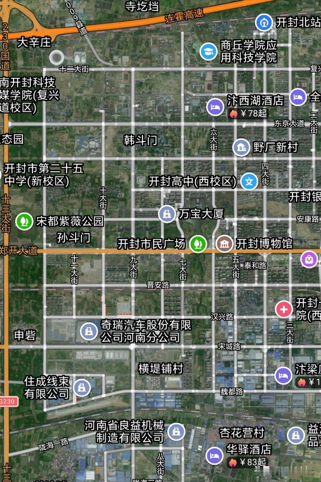 开封的城市肌理，蕴含着新老城区的显著反差。新城区规划井然有序，路网横平竖直、规整