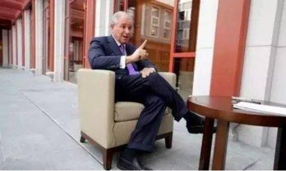 犹太学者加德·萨阿德抛出惊人预言！他曾经说：“内战即将降临西方，中国有望在未来成