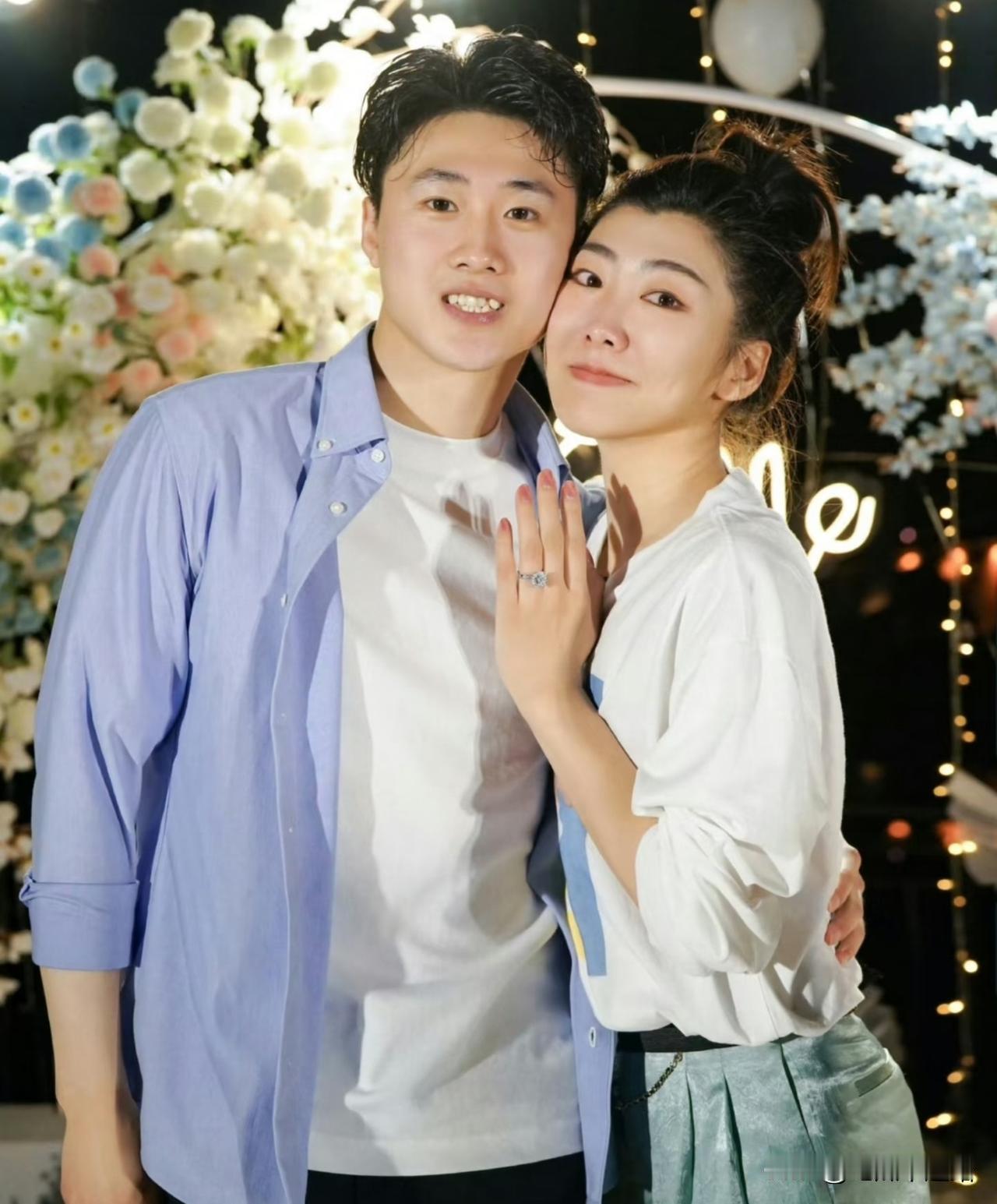 看了徐梦桃和王心迪，
我是真被感动到了。
男方比她小五岁，第一次见的时候才12岁