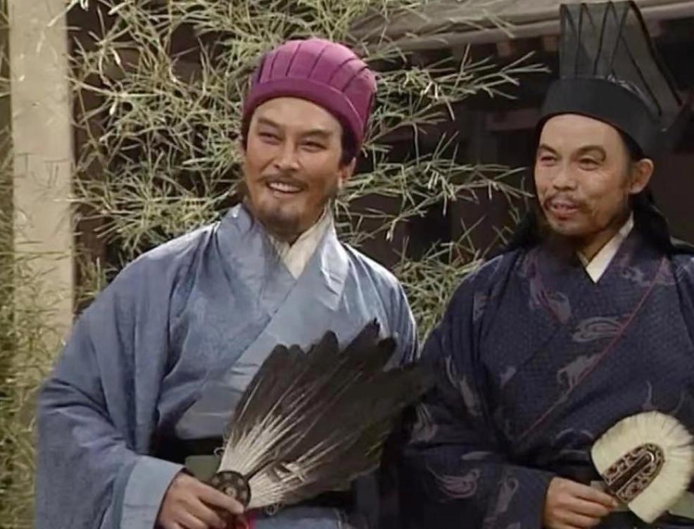 徐庶、诸葛亮、庞统这些人为什么都愿意投靠刘备？

诸葛亮和庞统就不用说了，他俩合