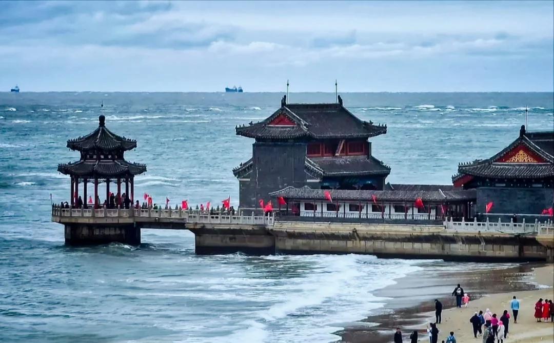 山海关的特色文旅演出太绝了，成功把我这游客拿捏得死死的！2026年7月7日晚的城