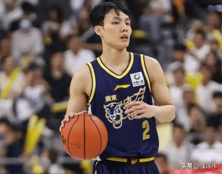 来自队友的认可！萨姆纳谈徐杰：

“徐杰今天的表现很好。”

“是我们赢球的关键