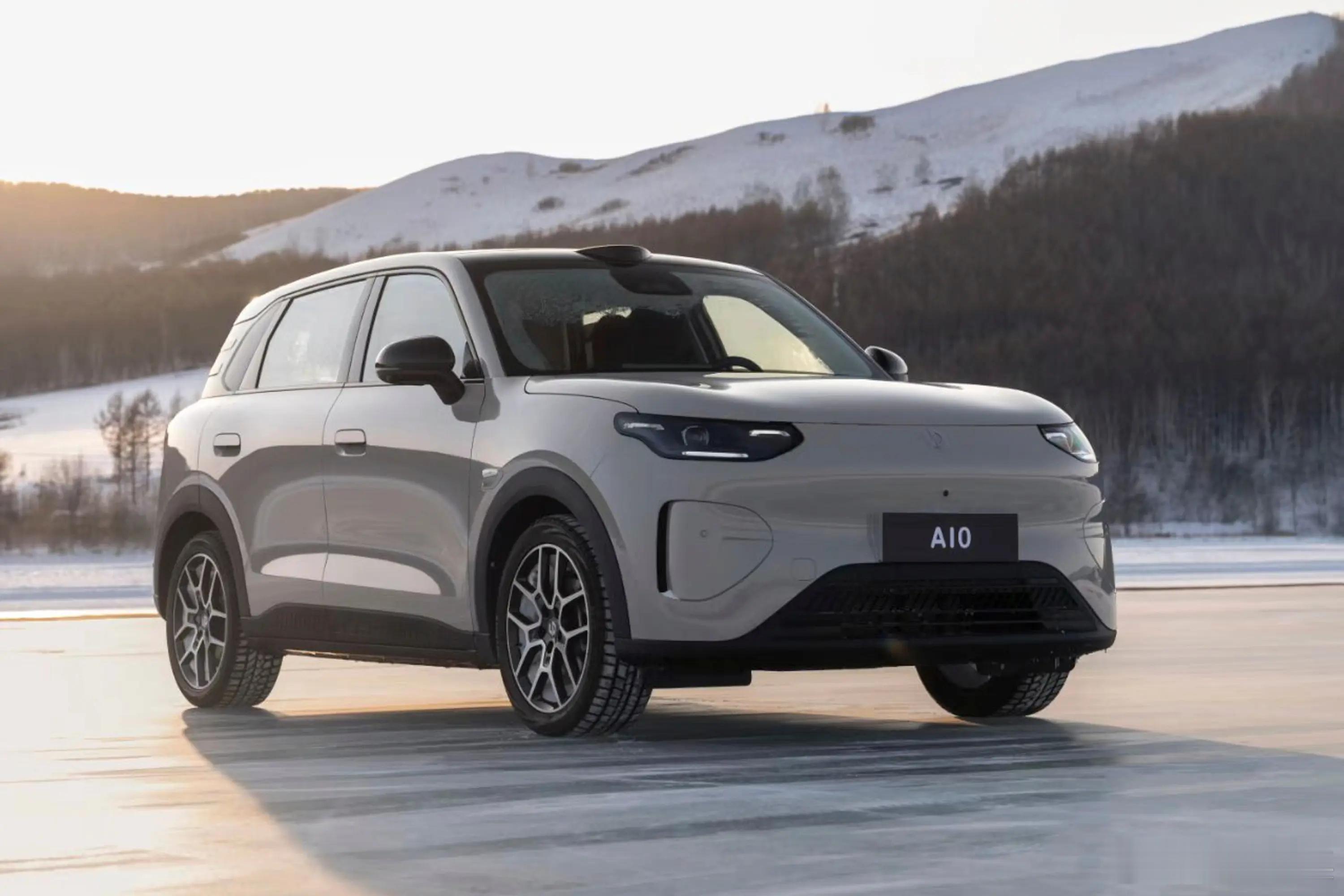 最近常开吉利星愿，日常代步的体验感确实很实在。市区通勤时车身小巧灵活，穿行、停车