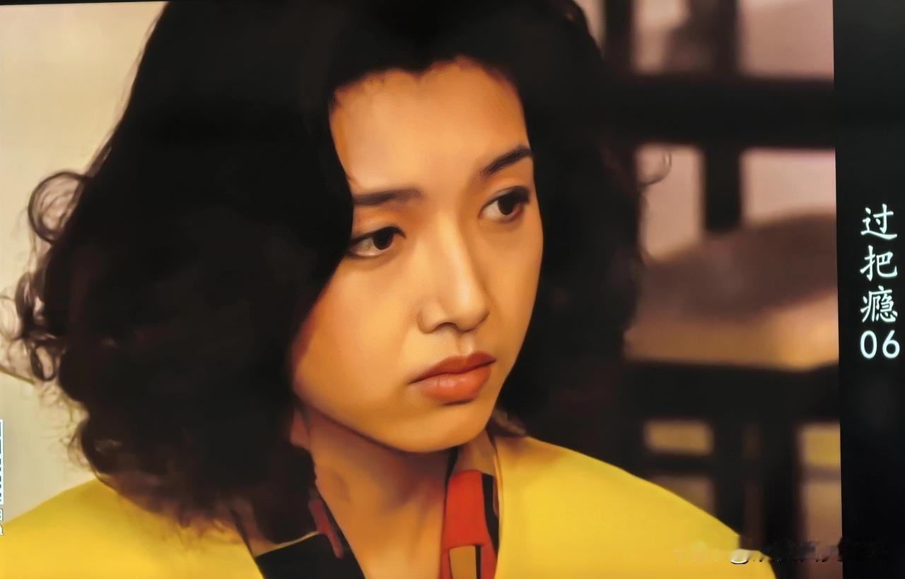 江珊、史可、刘蓓。那个女士我叫不上来。个个都是大美女！健康、真实、自然、美丽。王