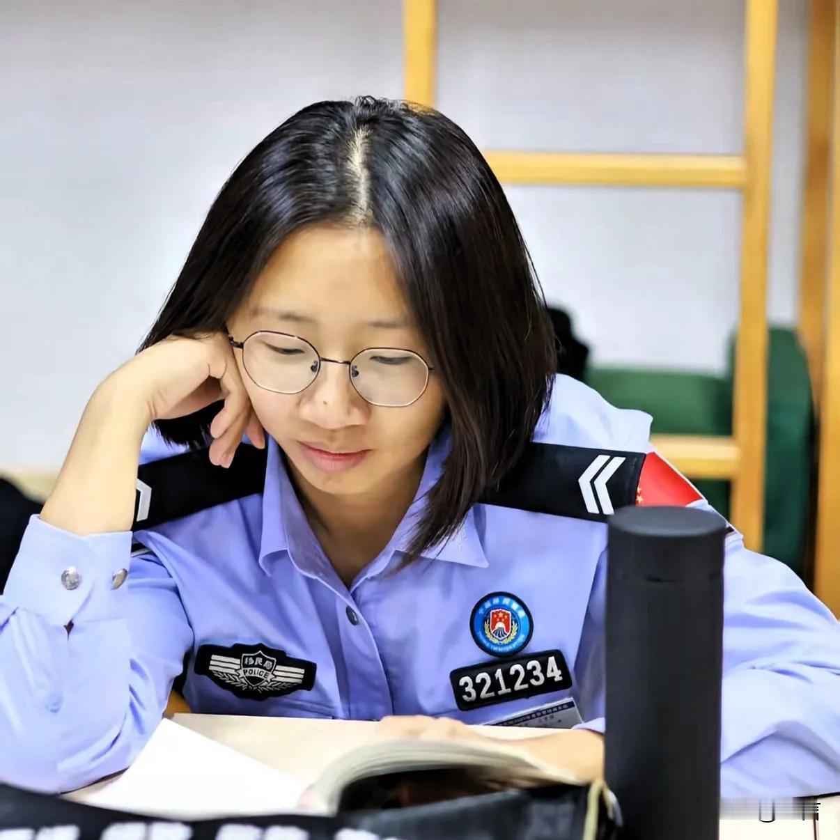 汪梦圆，一个普通的名字。和数百名灾难里失联的人一样，她的故事，被深爱她的姐姐带到