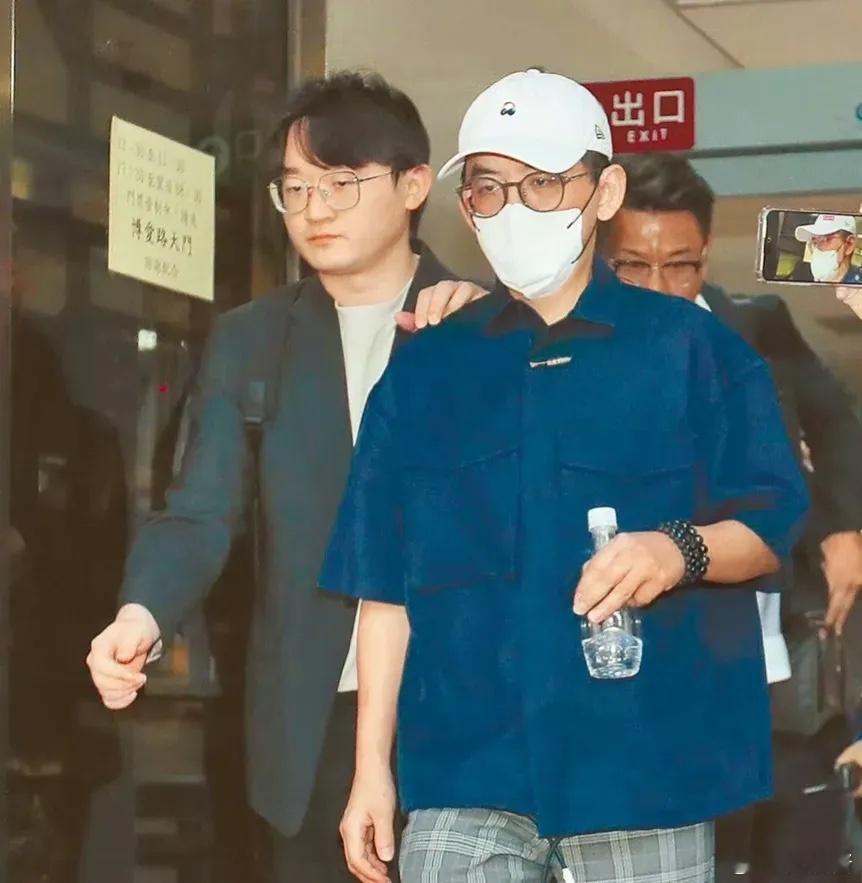 黄子佼竟然在法庭上全盘否认自己曾经做过的事，令人惊讶[费解] ​​​