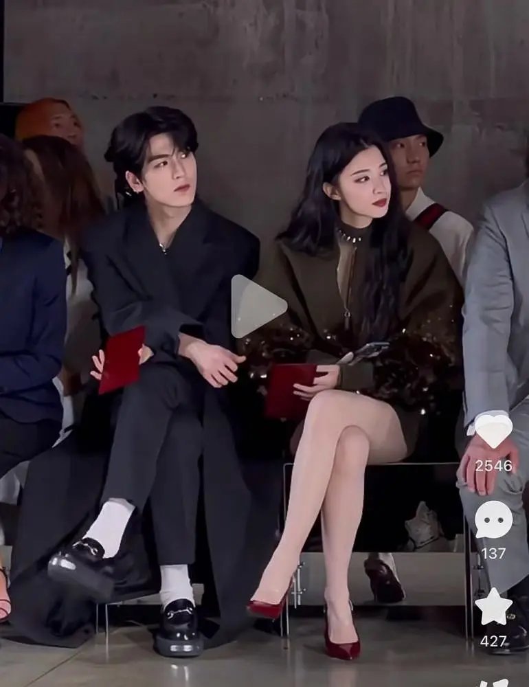 衣服穿的不好看不应该是人的问题吗 ​​​