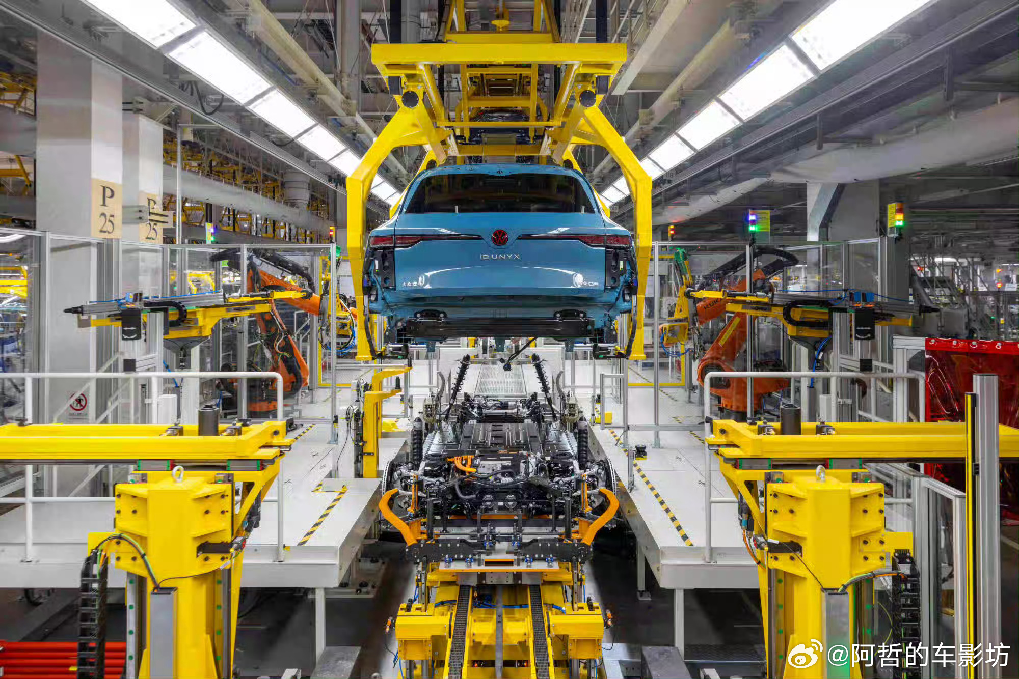 去年在大众展台上展出的iD.EVO应该就是目前公布的与众08了吧原来它就是和大众