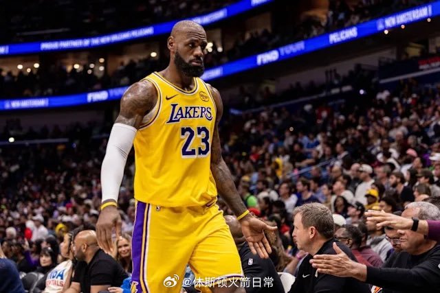 Marc J.Spears关于勇士队对勒布朗的追求：“我今天隐约听说，勇士队内部