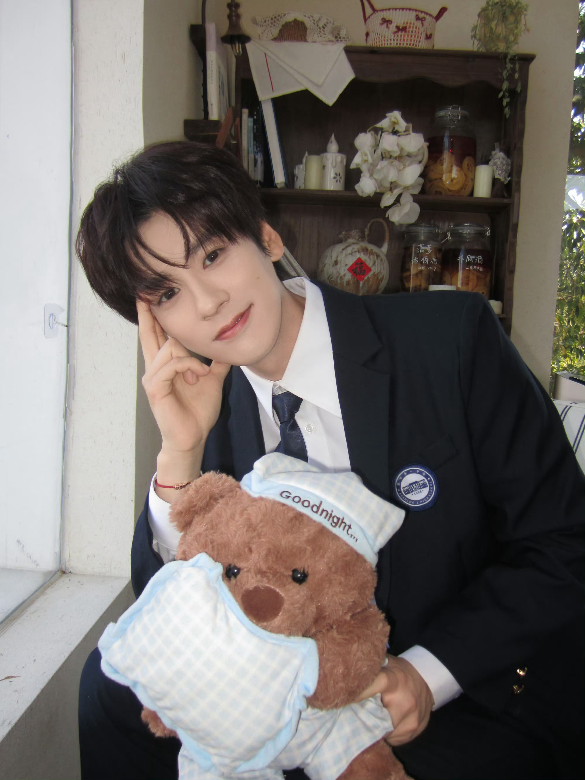 魏哲鸣又顶着这张脸搞暗恋魏哲鸣又暗恋了十年导演说这部剧要演暗恋，魏哲鸣怕是直接喊