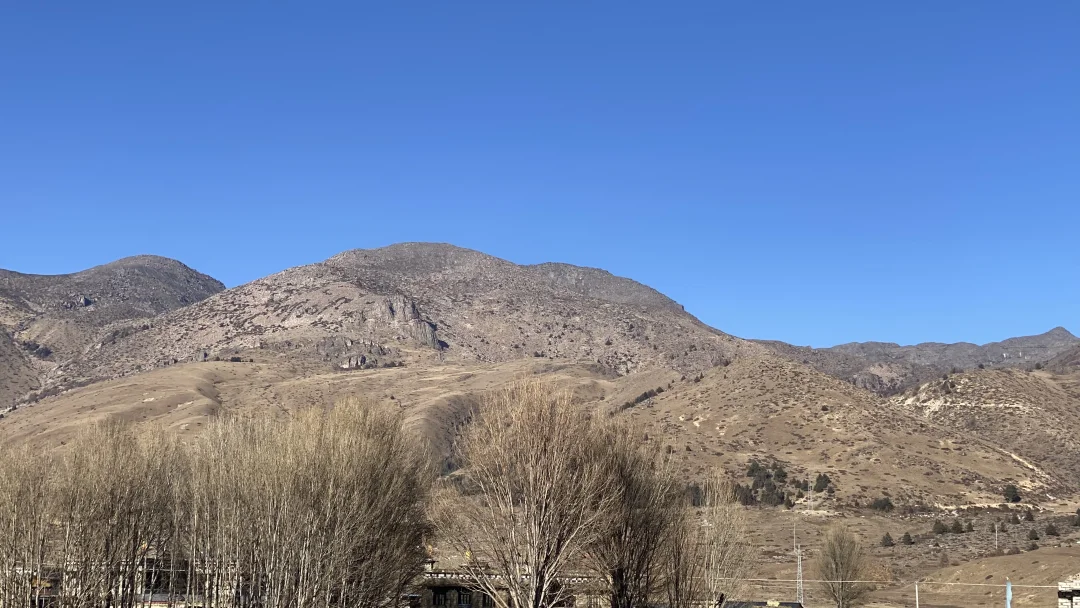 听说有山的地方就很美⛰️