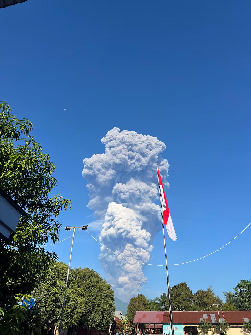 [To learn English]
Indonesian authoritie