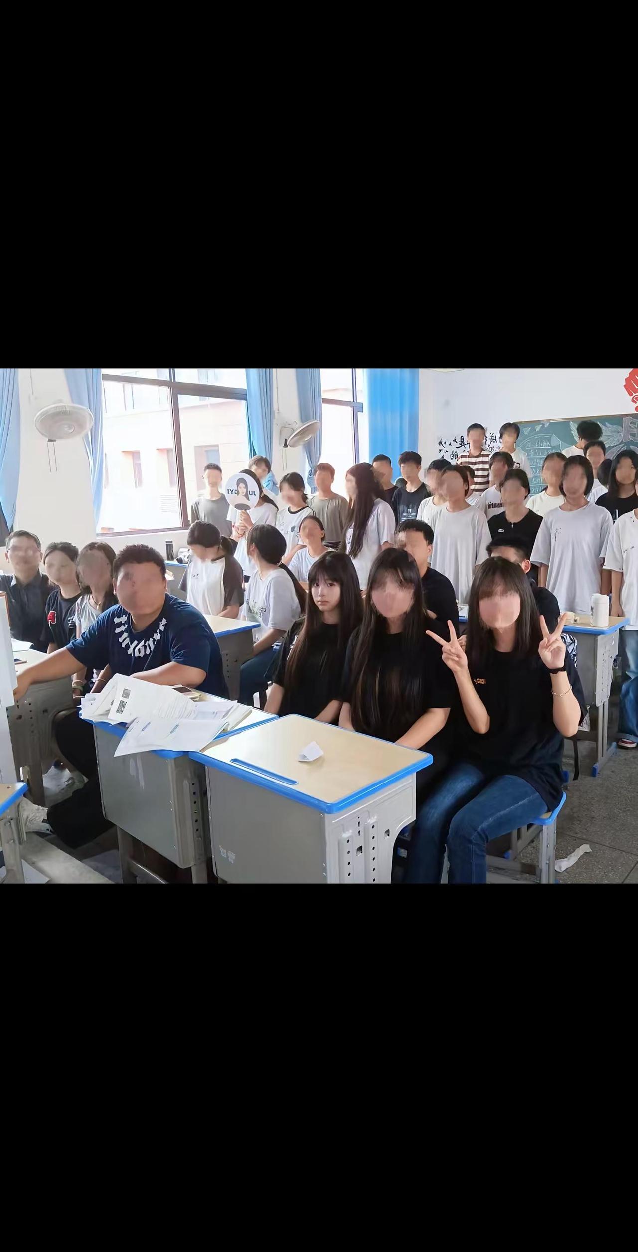 同学你的十五六岁太耀眼了
