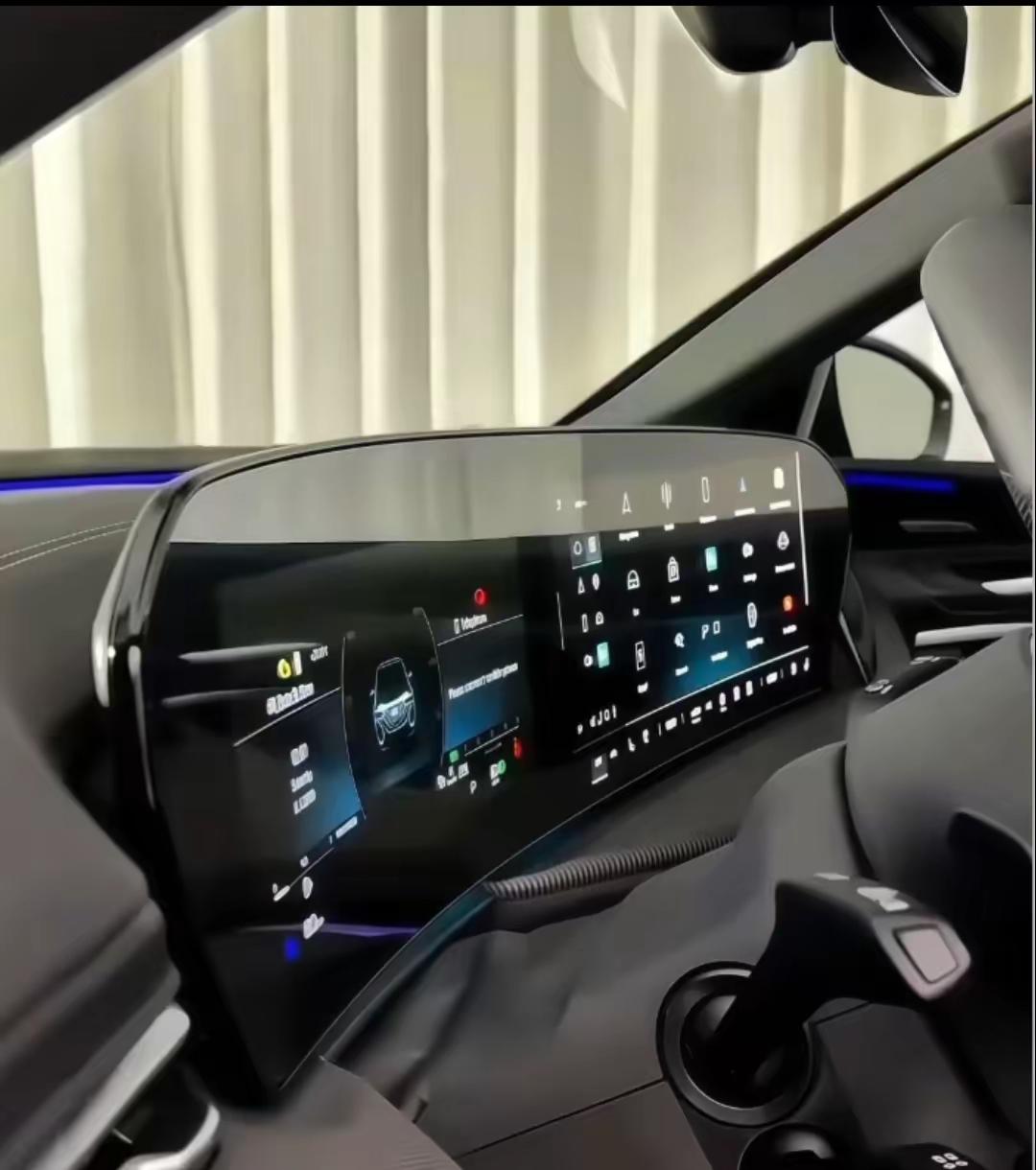 这个大屏帅啊，有知道是什么车的吗