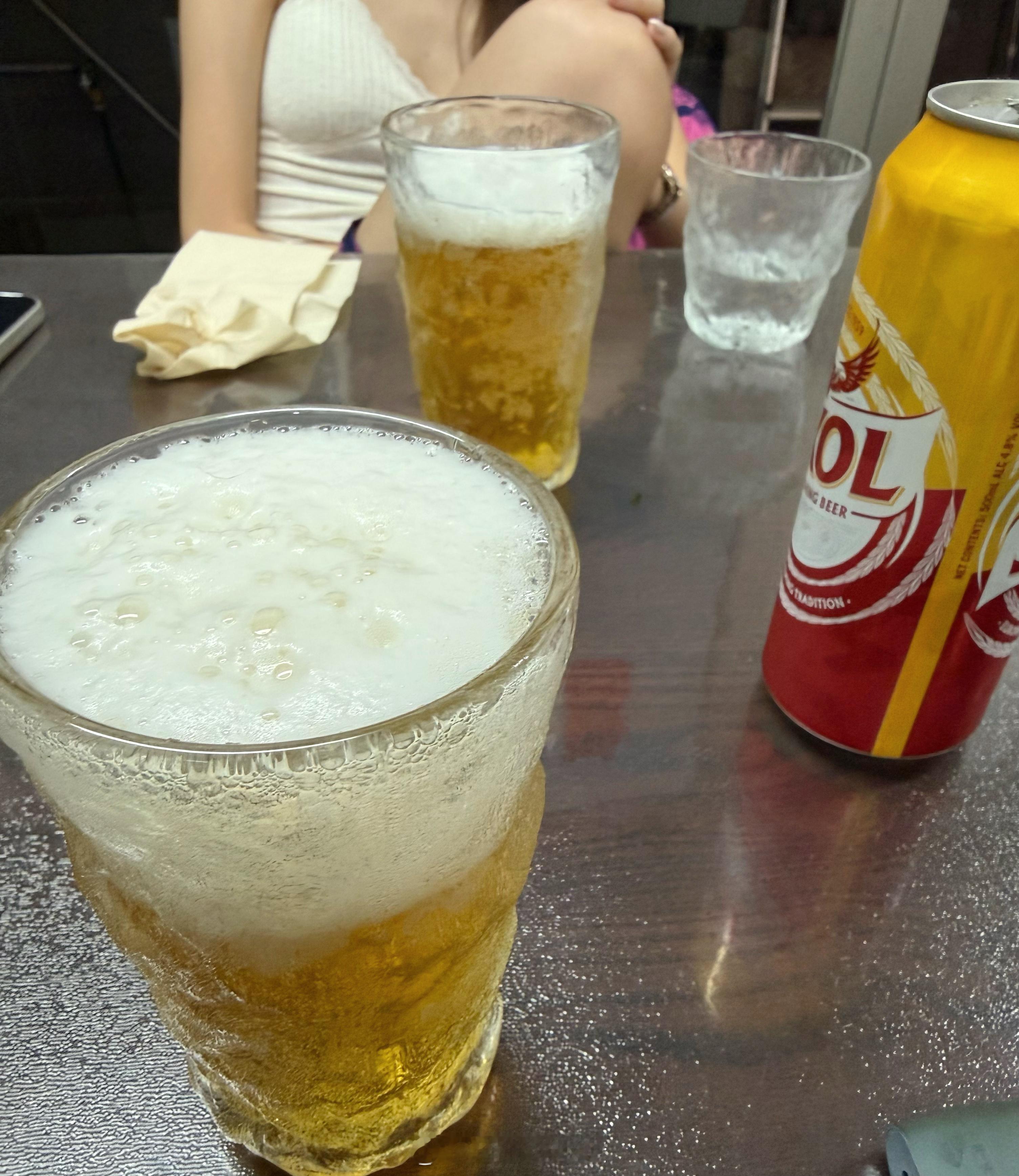 聊著聊著居然已快天光⋯這七八年彼此的辛苦⋯心路歷程⋯對某些事情的看法⋯家庭關係的