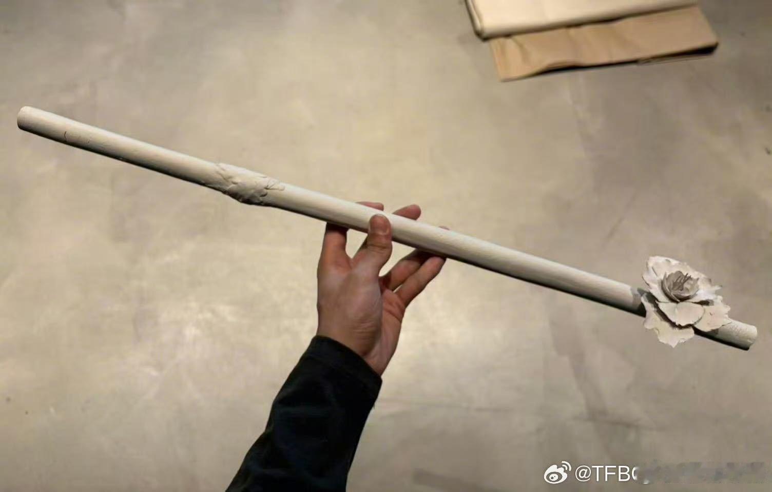 易烊千玺好恐怖的影响力名副其实的易烊千玺效应来了！手作笛子火爆出圈，众多品牌主动