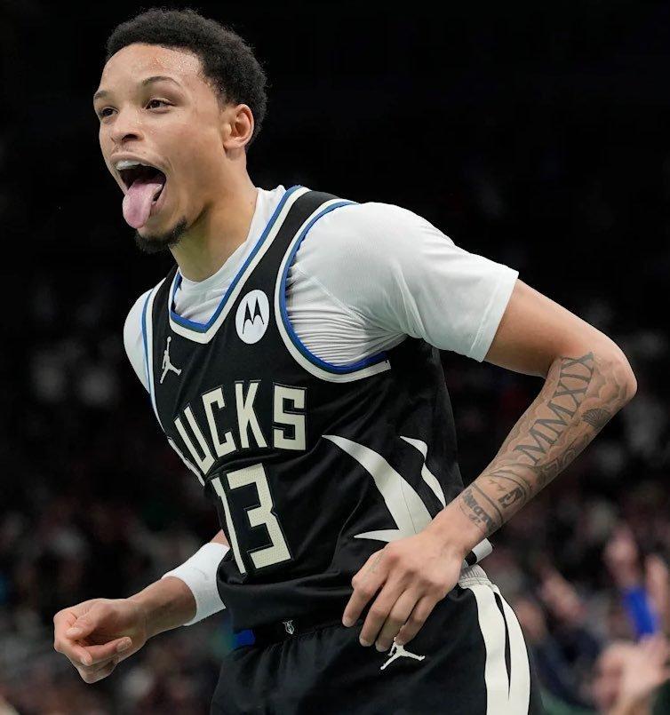 据Michael Scotto 报道，灰熊队在潜在的贾·莫兰特交易中优先考虑从雄