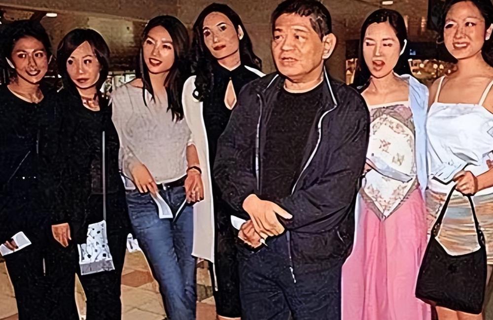 花20亿养上百位情人，睡十人大床，风流一生临终但落个凄惨结局？

说白了，肆意挥